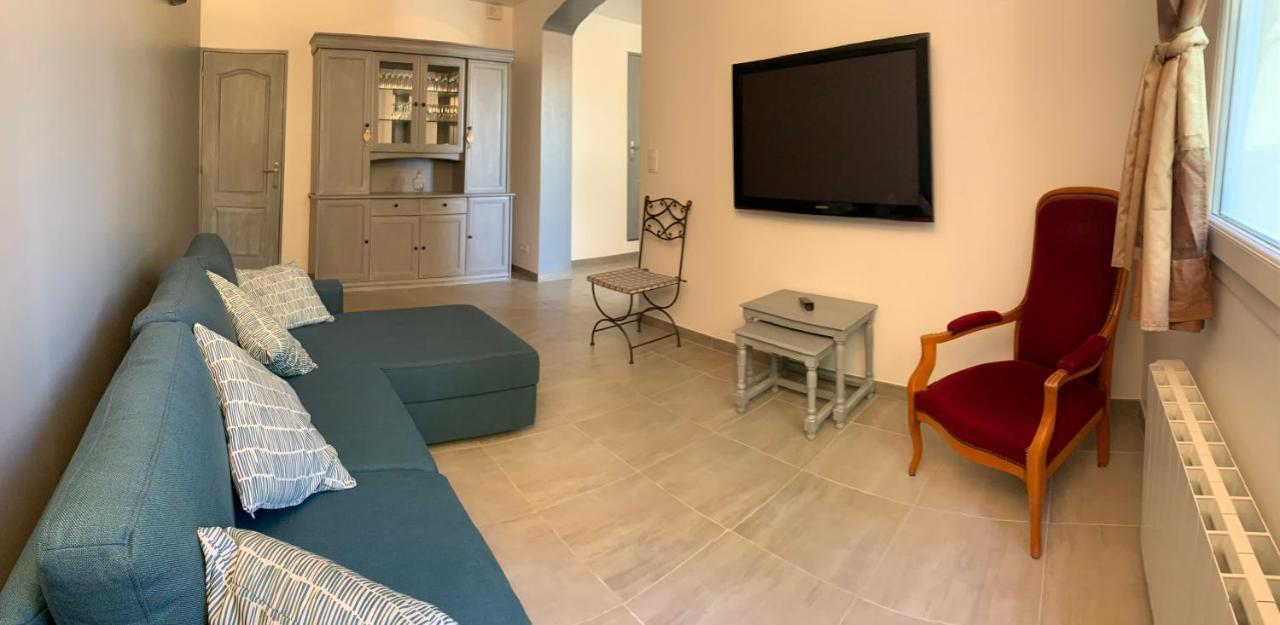 Oustaou Apartment Обан Екстериор снимка